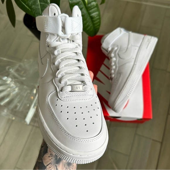 NIKE AIR FORCE 1 HIGH WHITE - Picture 2 of 3